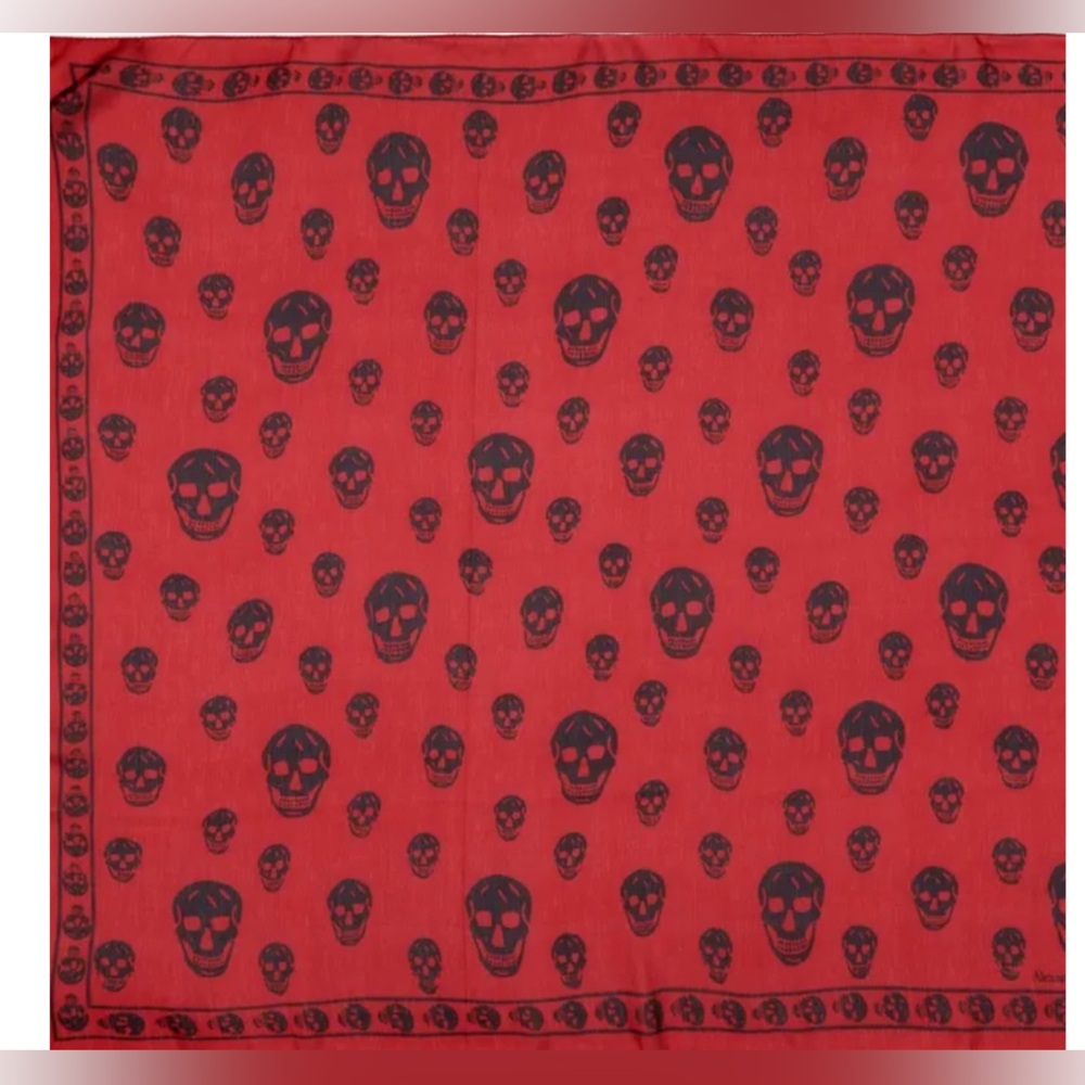 Alexander McQueen Red and Black Skull Print Silk Scarf - Picture 5 of 14